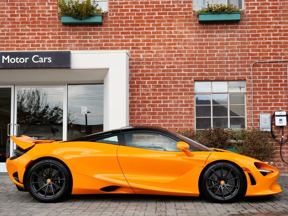 2025 McLaren 750S Coupe - Image 3 of 31