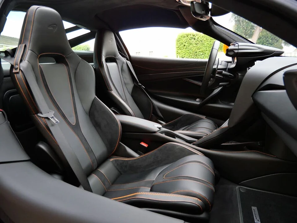 2025 McLaren 750S Coupe - Image 11 of 31