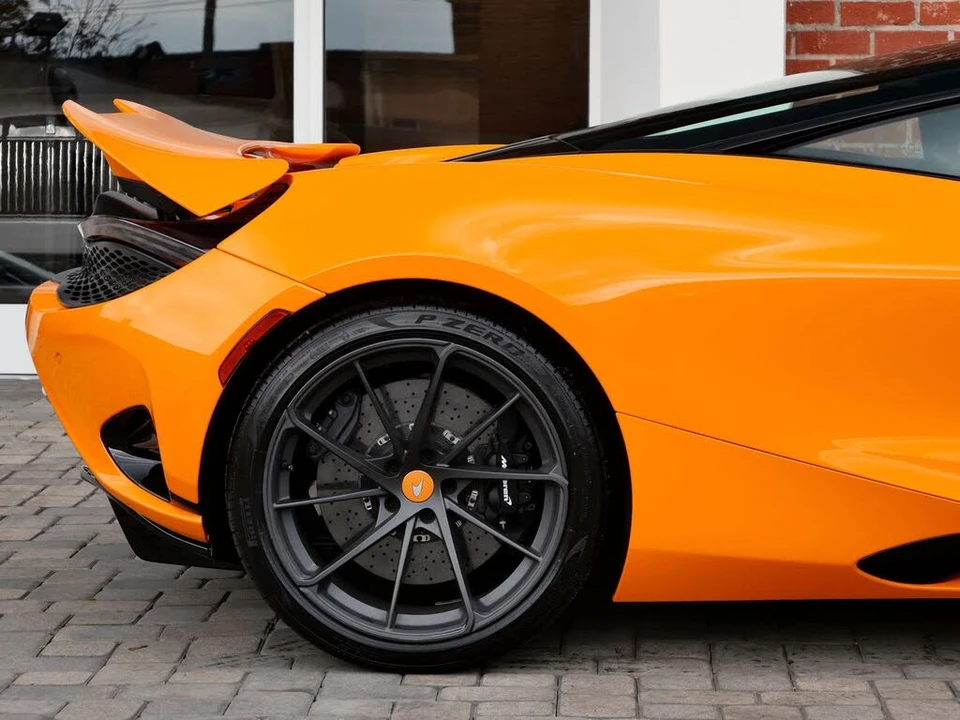 2025 McLaren 750S Coupe - Image 16 of 31
