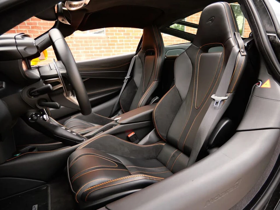 2025 McLaren 750S Coupe - Image 22 of 31