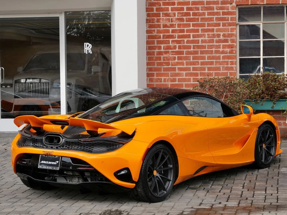 2025 McLaren 750S Coupe - Image 4 of 31