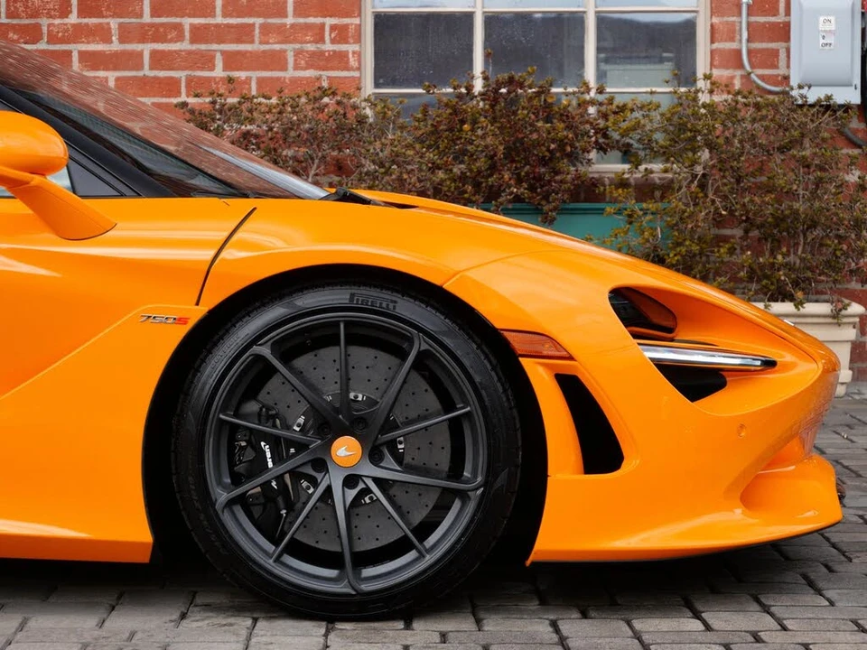 2025 McLaren 750S Coupe - Image 7 of 31