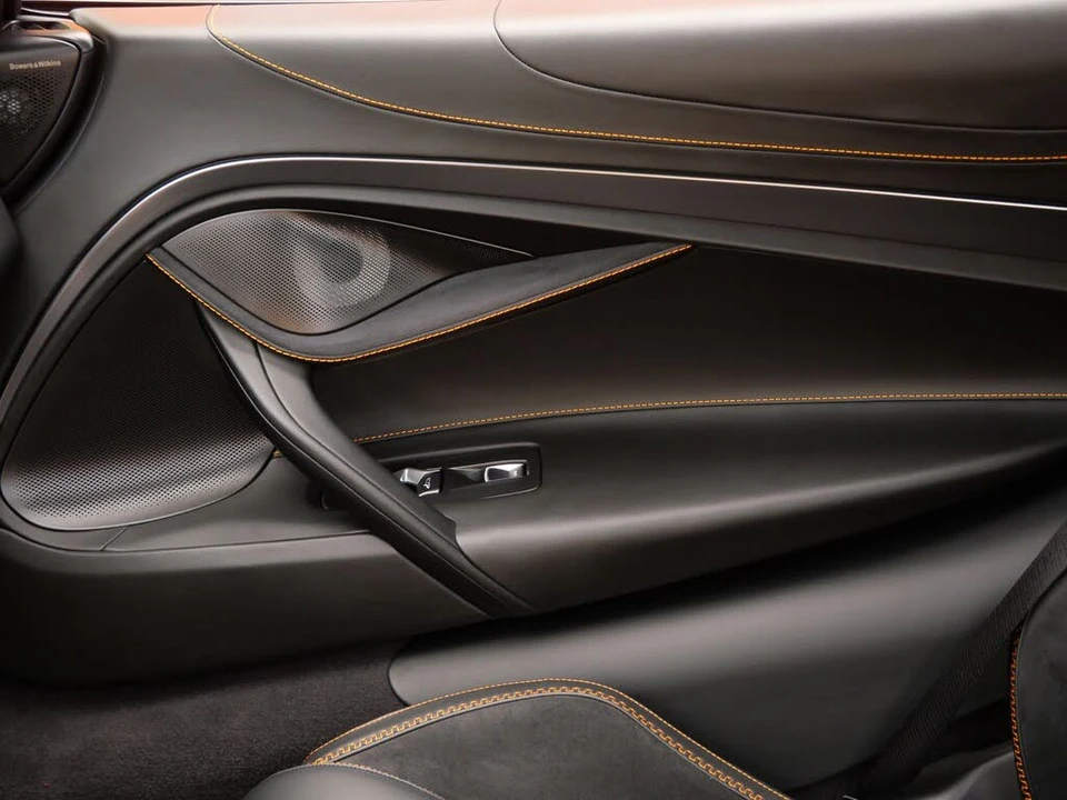 2025 McLaren 750S Coupe - Image 20 of 31