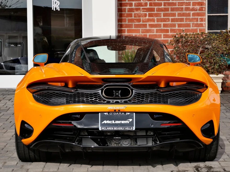 2025 McLaren 750S Coupe - Image 5 of 31