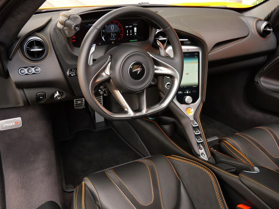 2025 McLaren 750S Coupe - Image 8 of 31