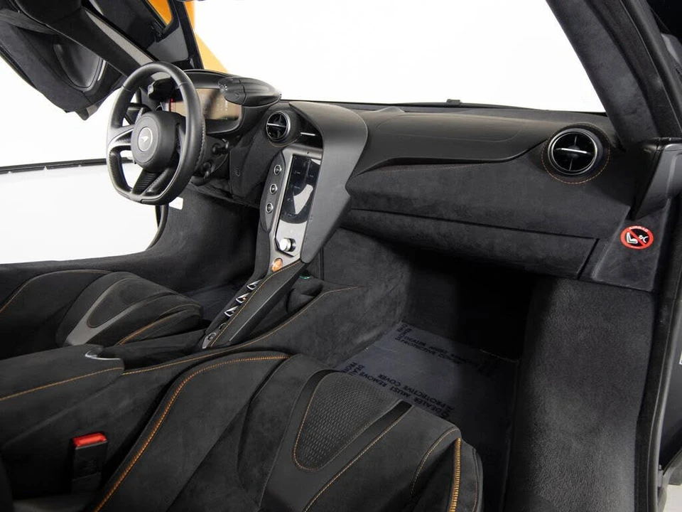 2025 McLaren 750S Coupe - Image 25 of 31
