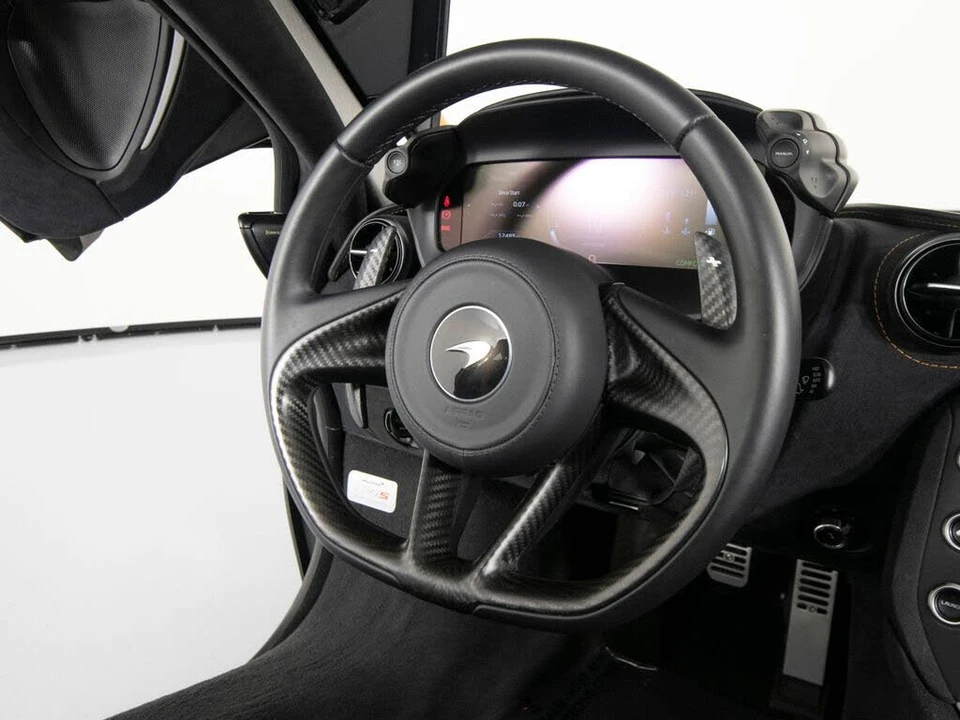 2025 McLaren 750S Coupe - Image 27 of 31