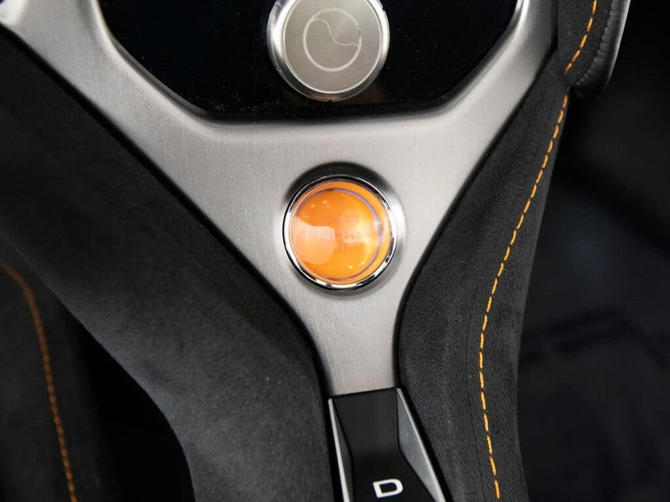 2025 McLaren 750S Coupe - Image 21 of 31