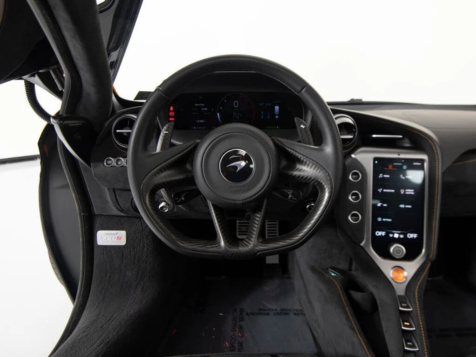 2025 McLaren 750S Coupe - Image 14 of 31