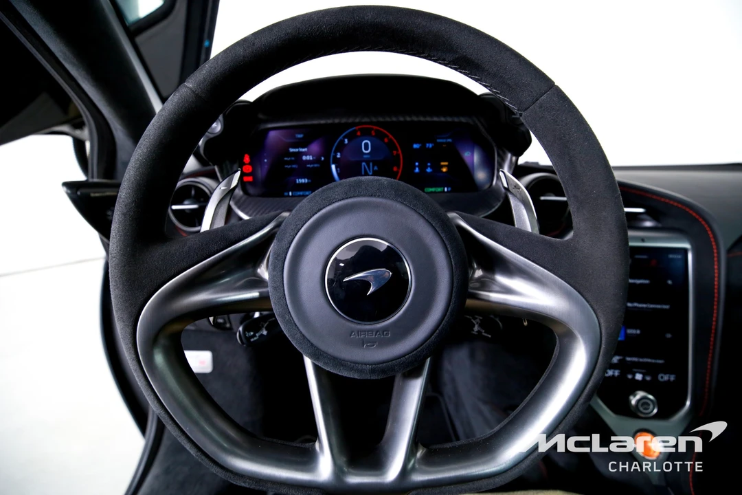 2025 McLaren 750S Coupe - Image 14 of 30
