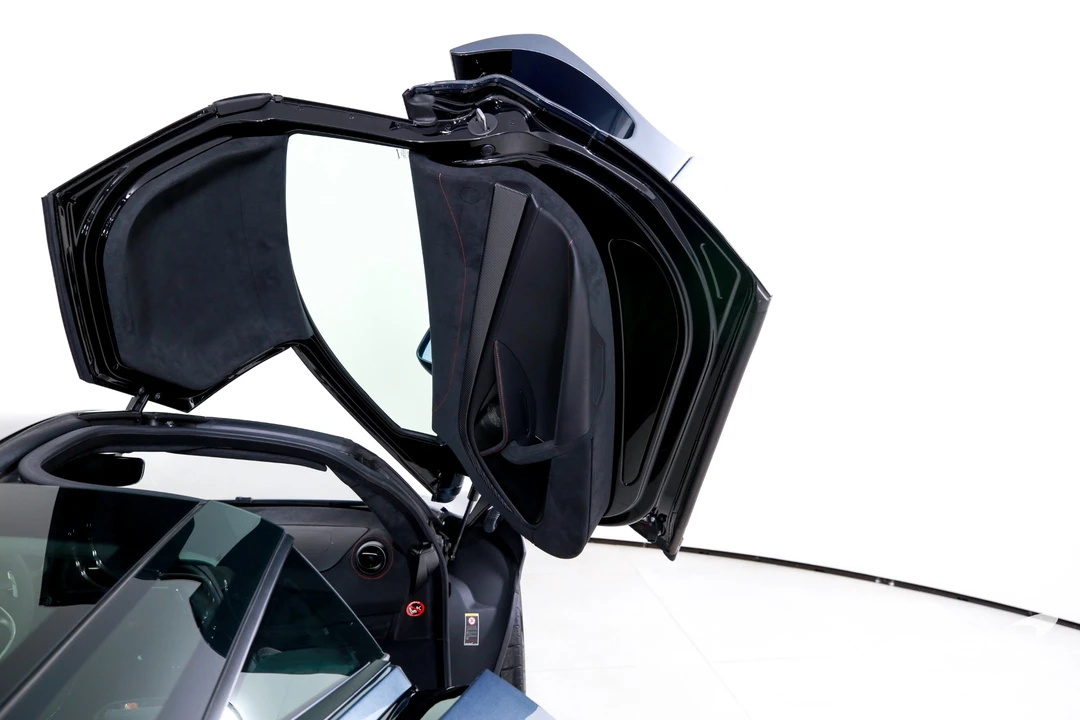 2025 McLaren 750S Coupe - Image 17 of 30