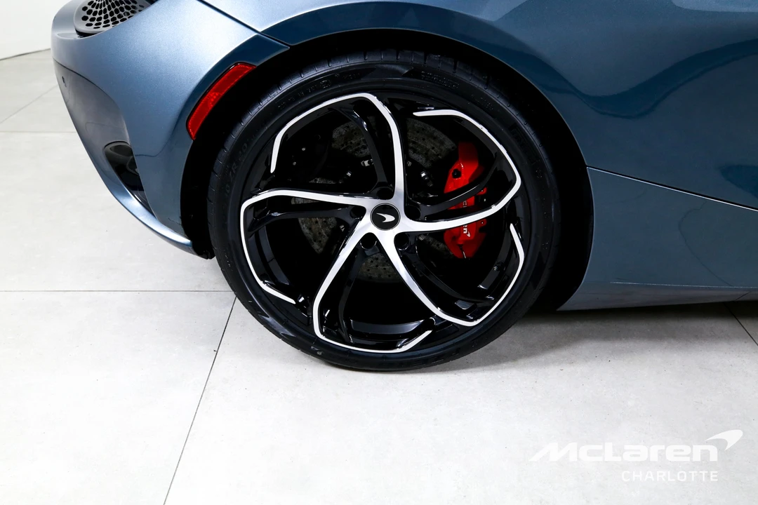 2025 McLaren 750S Coupe - Image 22 of 30