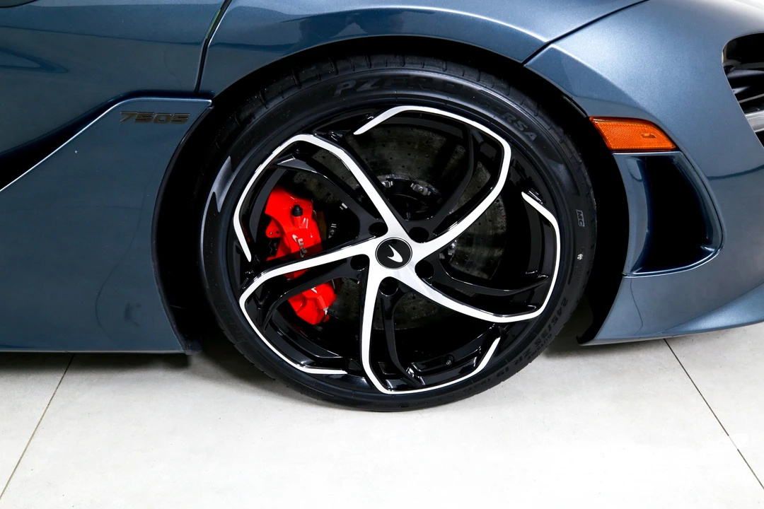 2025 McLaren 750S Coupe - Image 23 of 30