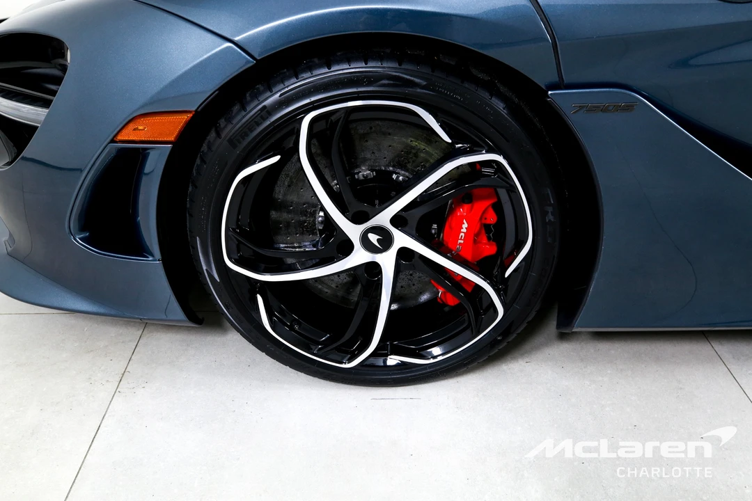 2025 McLaren 750S Coupe - Image 24 of 30