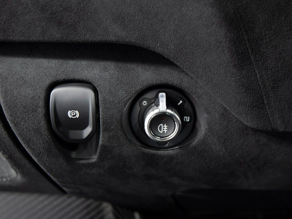 2025 McLaren 750S Coupe - Image 29 of 31