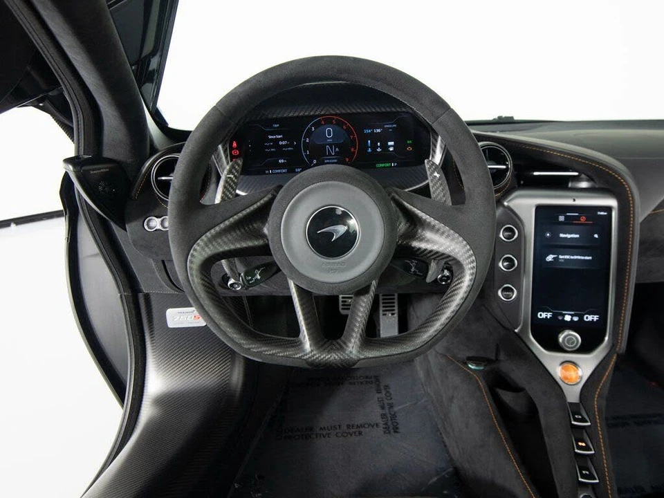 2025 McLaren 750S Coupe - Image 16 of 31