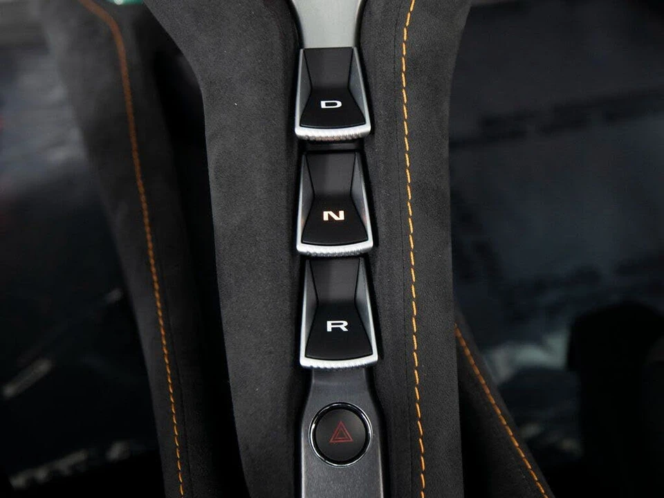 2025 McLaren 750S Coupe - Image 22 of 31