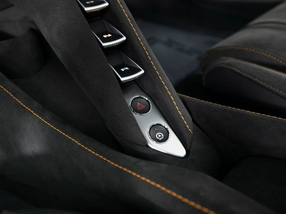 2025 McLaren 750S Coupe - Image 23 of 31