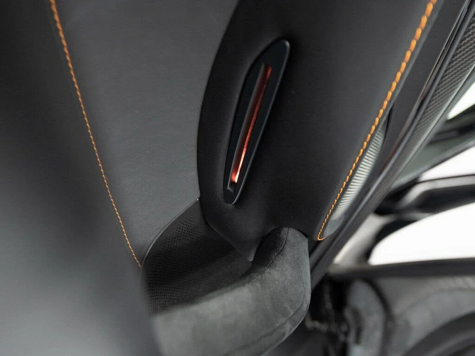 2025 McLaren 750S Coupe - Image 12 of 31