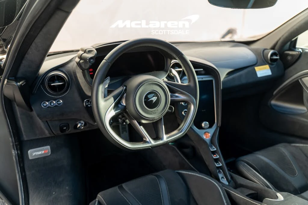 2025 McLaren 750S Coupe - Image 24 of 29