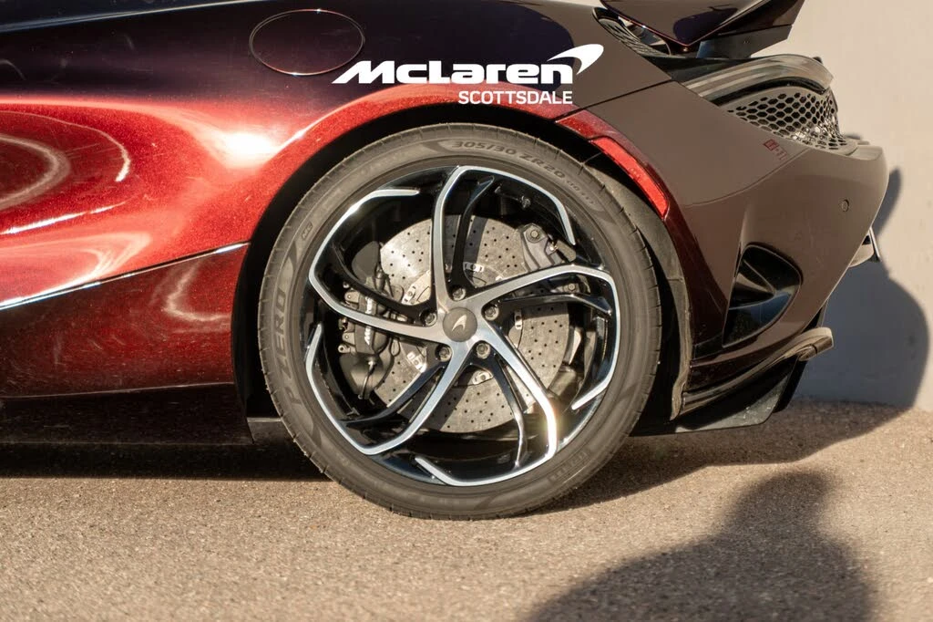 2025 McLaren 750S Coupe - Image 19 of 29