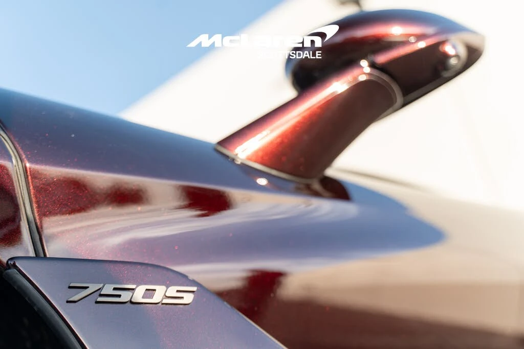 2025 McLaren 750S Coupe - Image 14 of 29
