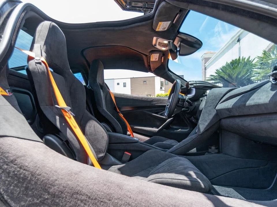 2025 McLaren 750S Coupe - Image 19 of 26
