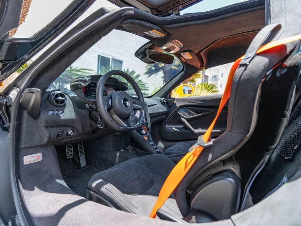 2025 McLaren 750S Coupe - Image 8 of 26