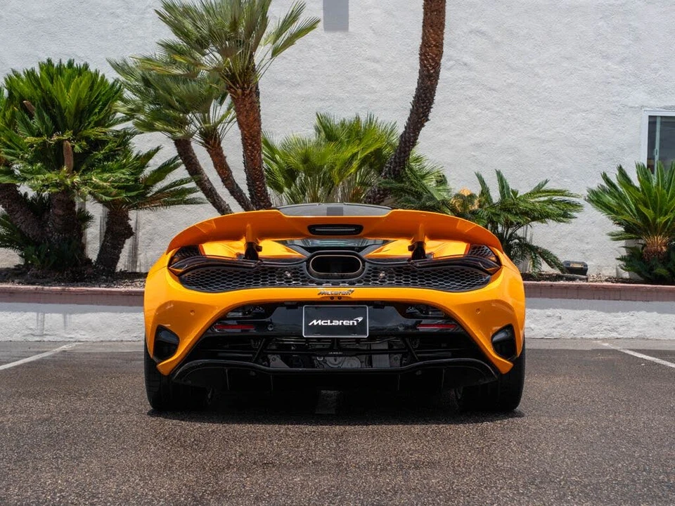 2025 McLaren 750S Coupe - Image 5 of 26