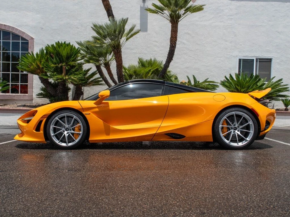2025 McLaren 750S Coupe - Image 3 of 26