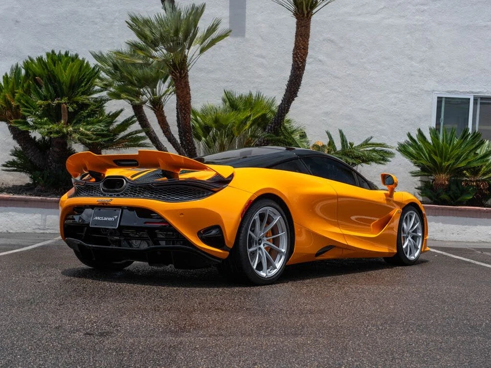 2025 McLaren 750S Coupe - Image 4 of 26