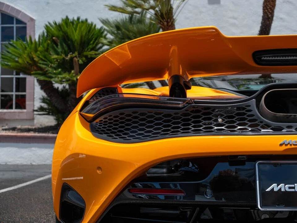 2025 McLaren 750S Coupe - Image 24 of 26