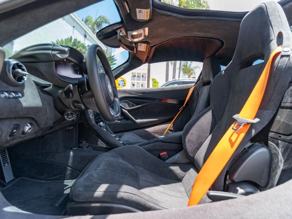 2025 McLaren 750S Coupe - Image 10 of 26