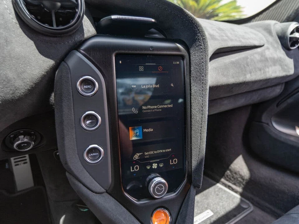 2025 McLaren 750S Coupe - Image 14 of 26