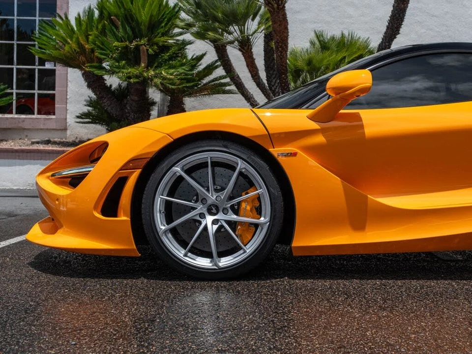 2025 McLaren 750S Coupe - Image 7 of 26