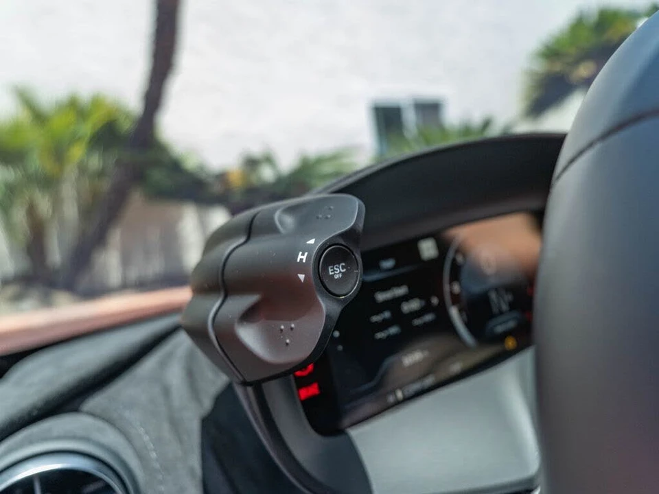 2025 McLaren 750S Coupe - Image 17 of 26