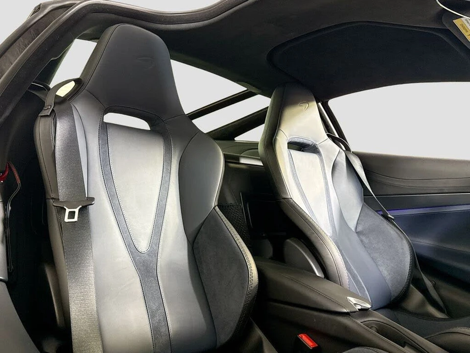 2025 McLaren 750S Coupe - Image 17 of 26