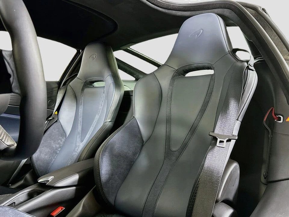 2025 McLaren 750S Coupe - Image 16 of 26