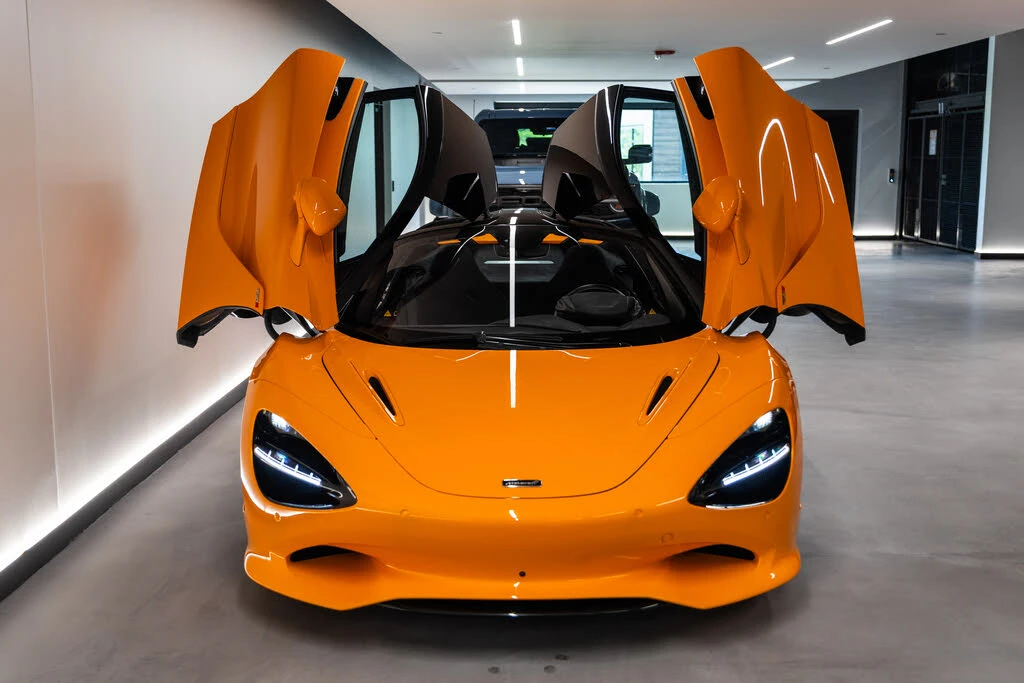 2025 McLaren 750S Coupe - Image 6 of 31