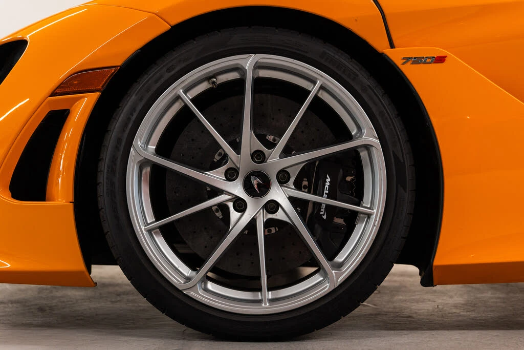 2025 McLaren 750S Coupe - Image 18 of 31