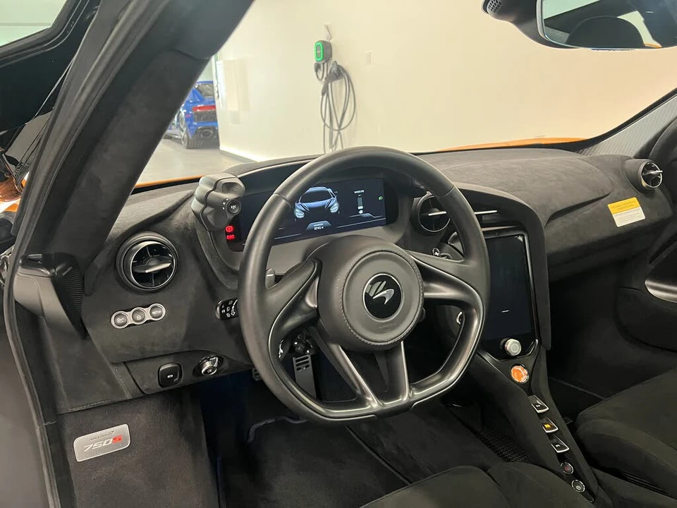 2025 McLaren 750S Coupe - Image 27 of 31