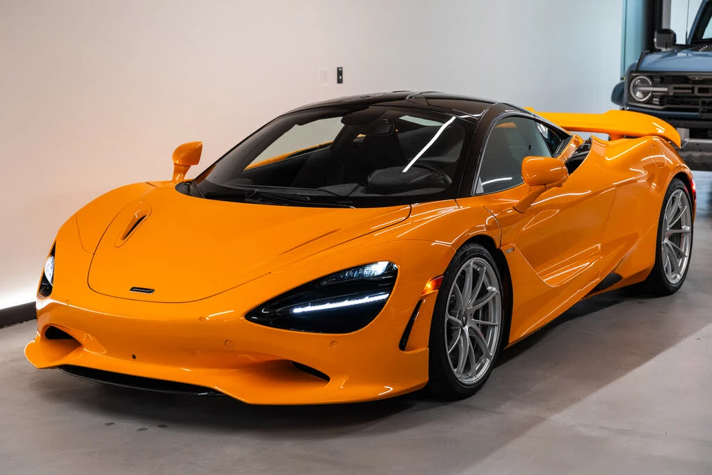 2025 McLaren 750S Coupe - Image 2 of 31