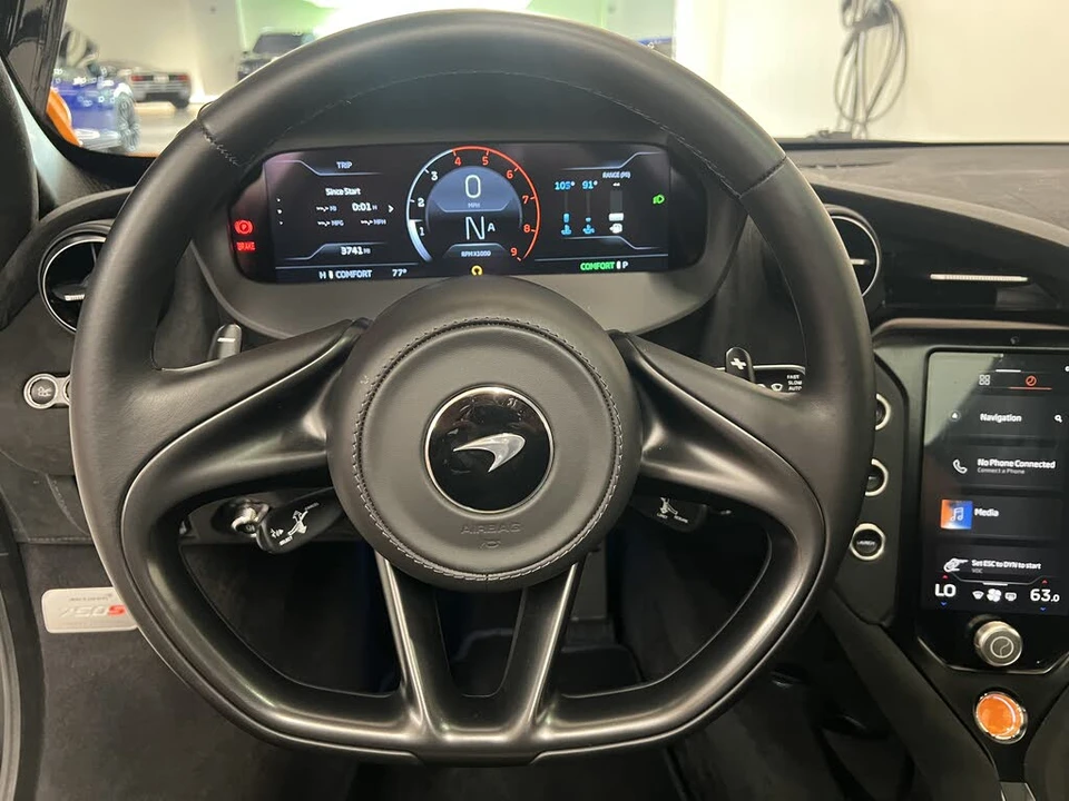 2025 McLaren 750S Coupe - Image 30 of 31