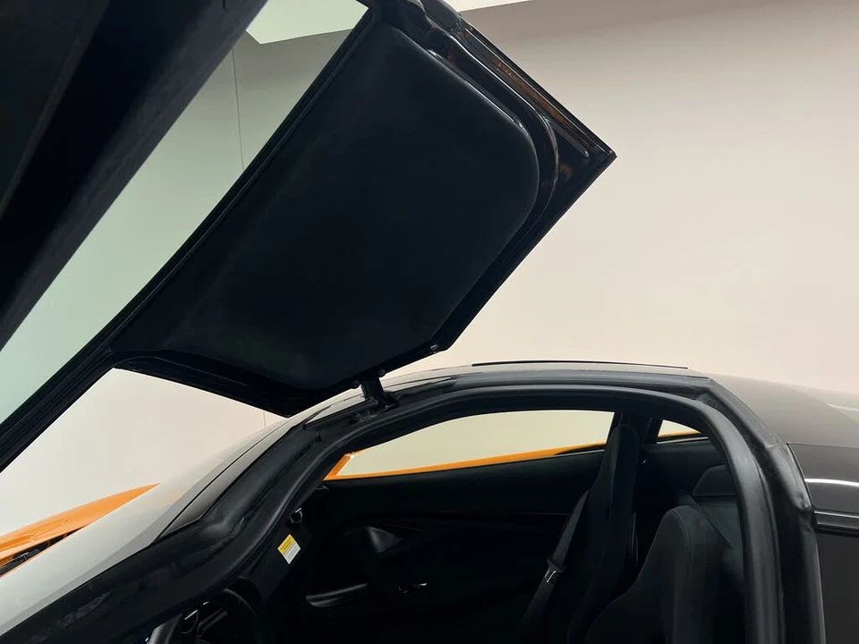 2025 McLaren 750S Coupe - Image 29 of 31