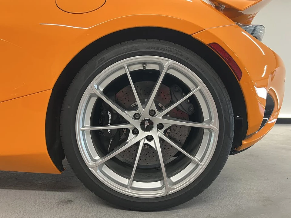 2025 McLaren 750S Coupe - Image 7 of 31
