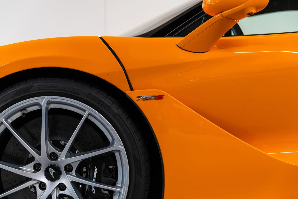 2025 McLaren 750S Coupe - Image 8 of 31