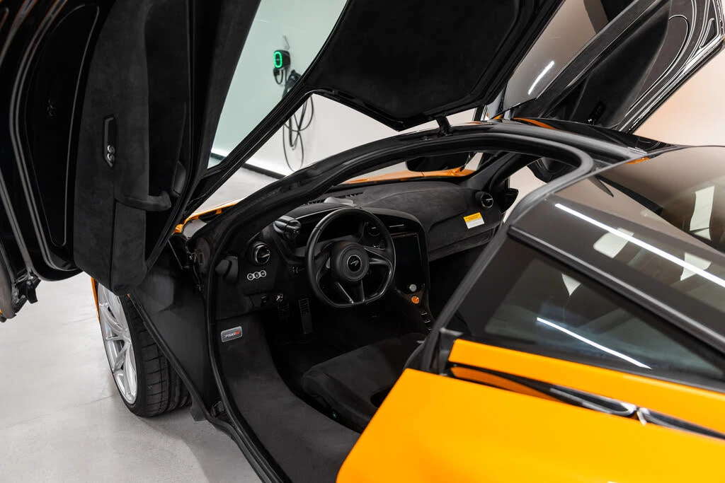 2025 McLaren 750S Coupe - Image 23 of 31