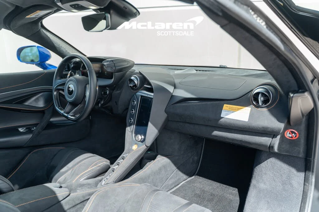 2025 McLaren 750S Coupe - Image 29 of 30