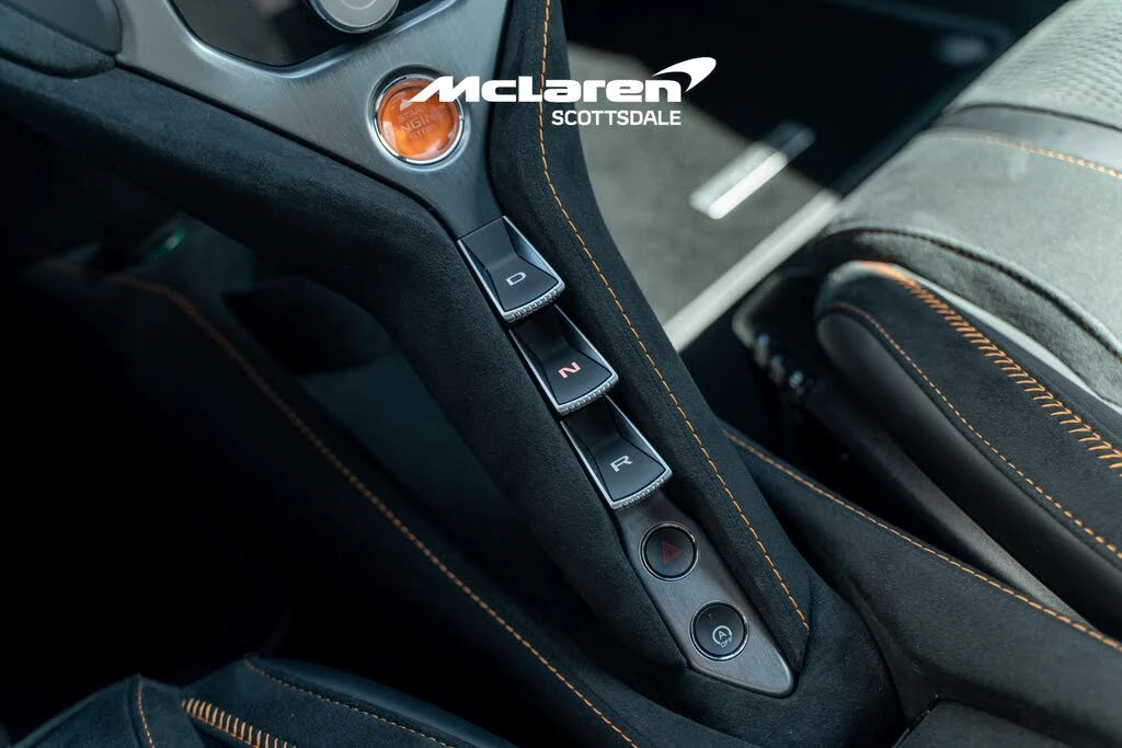 2025 McLaren 750S Coupe - Image 28 of 30