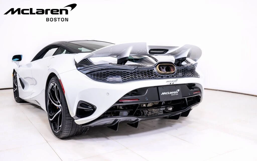 2025 McLaren 750S Coupe - Image 10 of 21